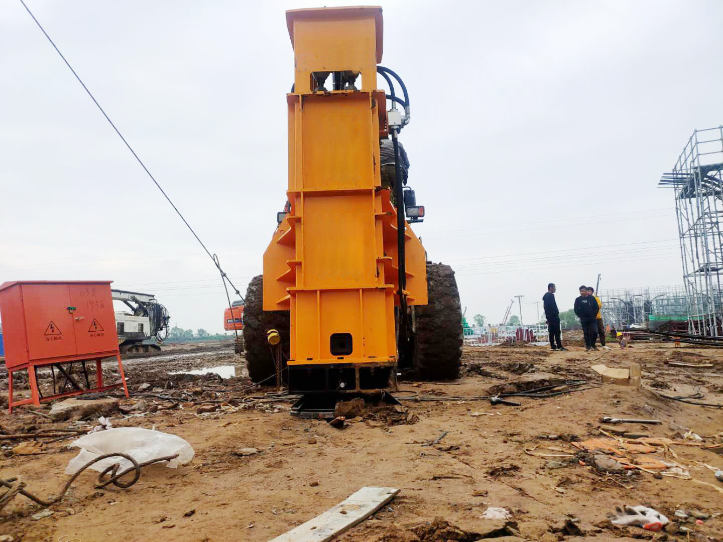 铲车带的打夯机是什么?铲车带的打夯机可以作为检测设备吗?