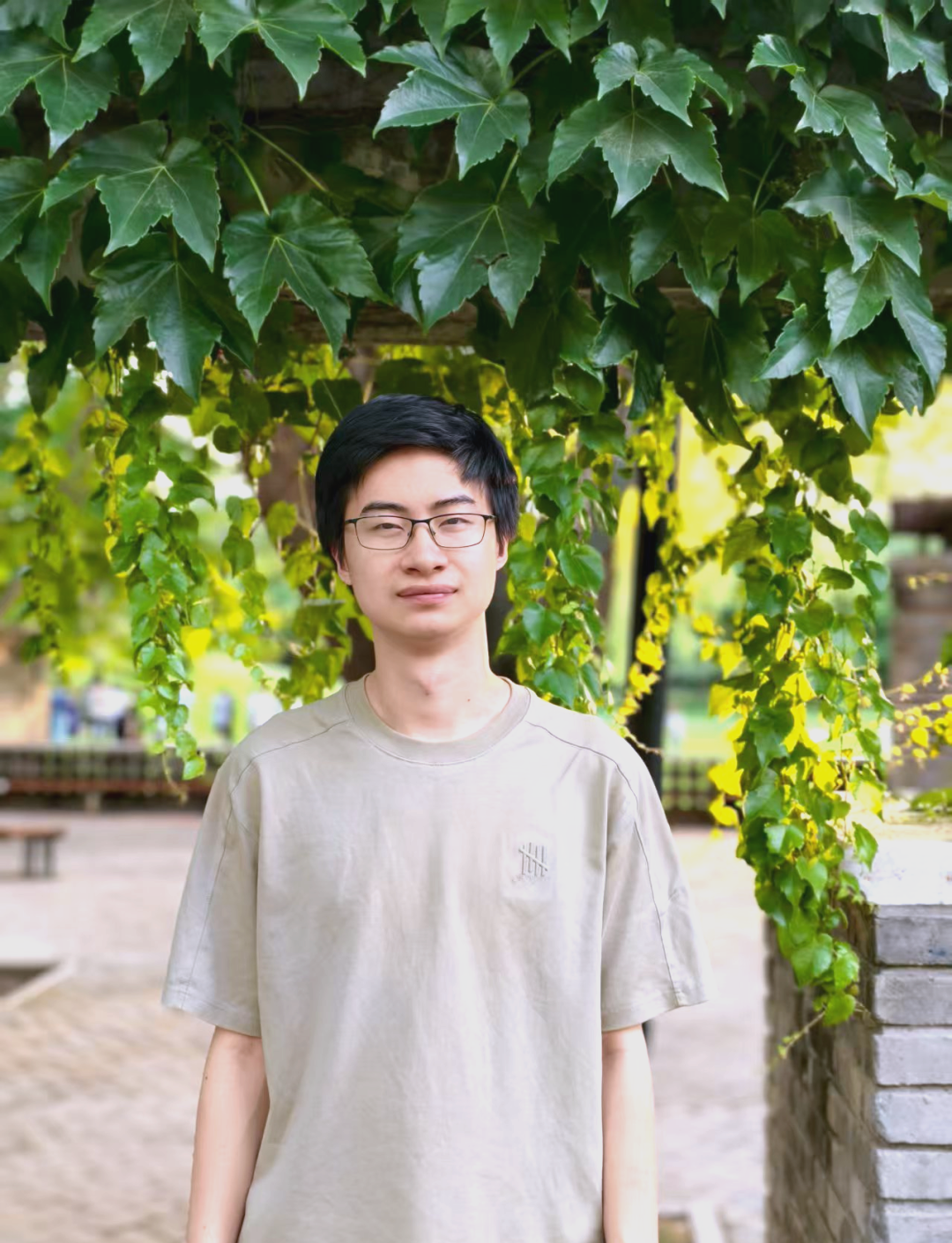 庞众望与女友的温馨时刻引发热议,背后故事激励人心