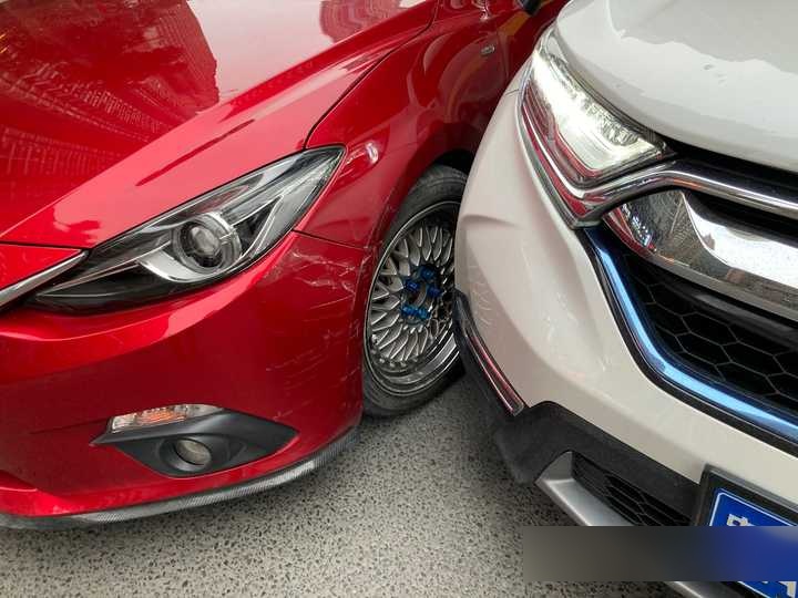 红色新车划痕需要不补漆吗,如果补的花是不是去4s店补?