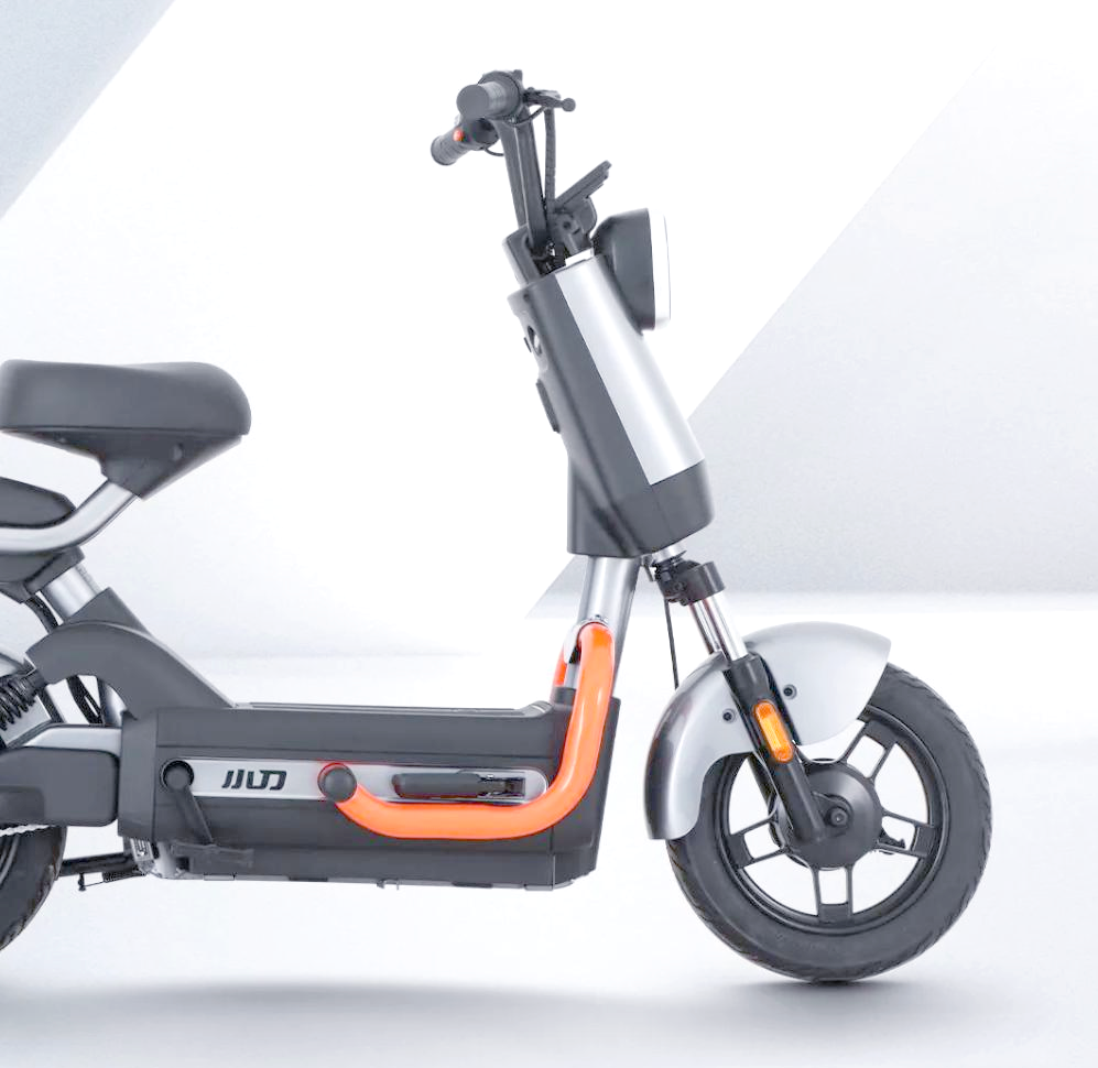 新国标电动车评测:雅迪与小刀的骑行体验如何