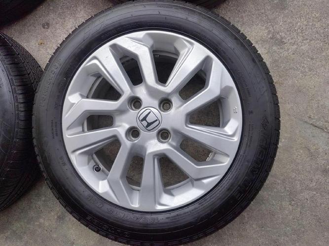 飞度原装轮胎的行驶里程是多少?