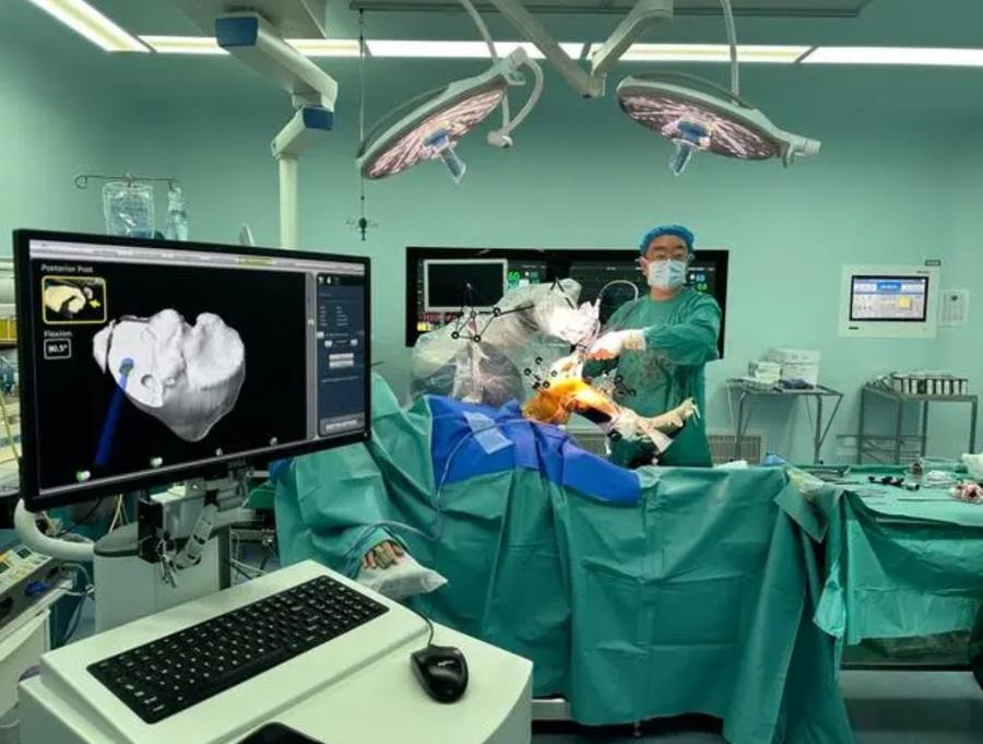 专访青大附院关节外科张海宁教授:千余例机器人手术操作领航学科智慧