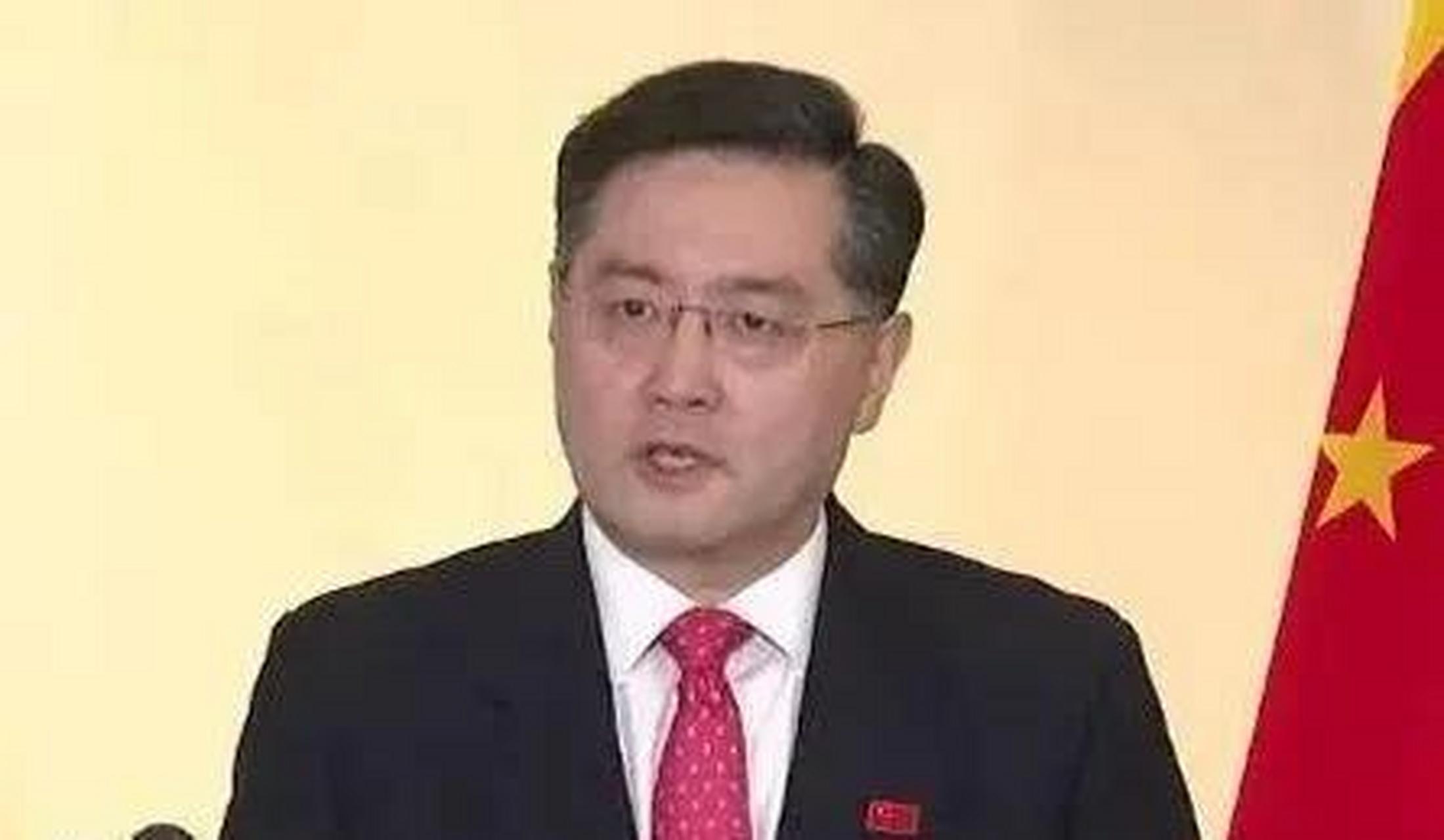还是中国人的传统,防止秦刚外长骄傲自满,先扣一分,毕竟他的部长路还