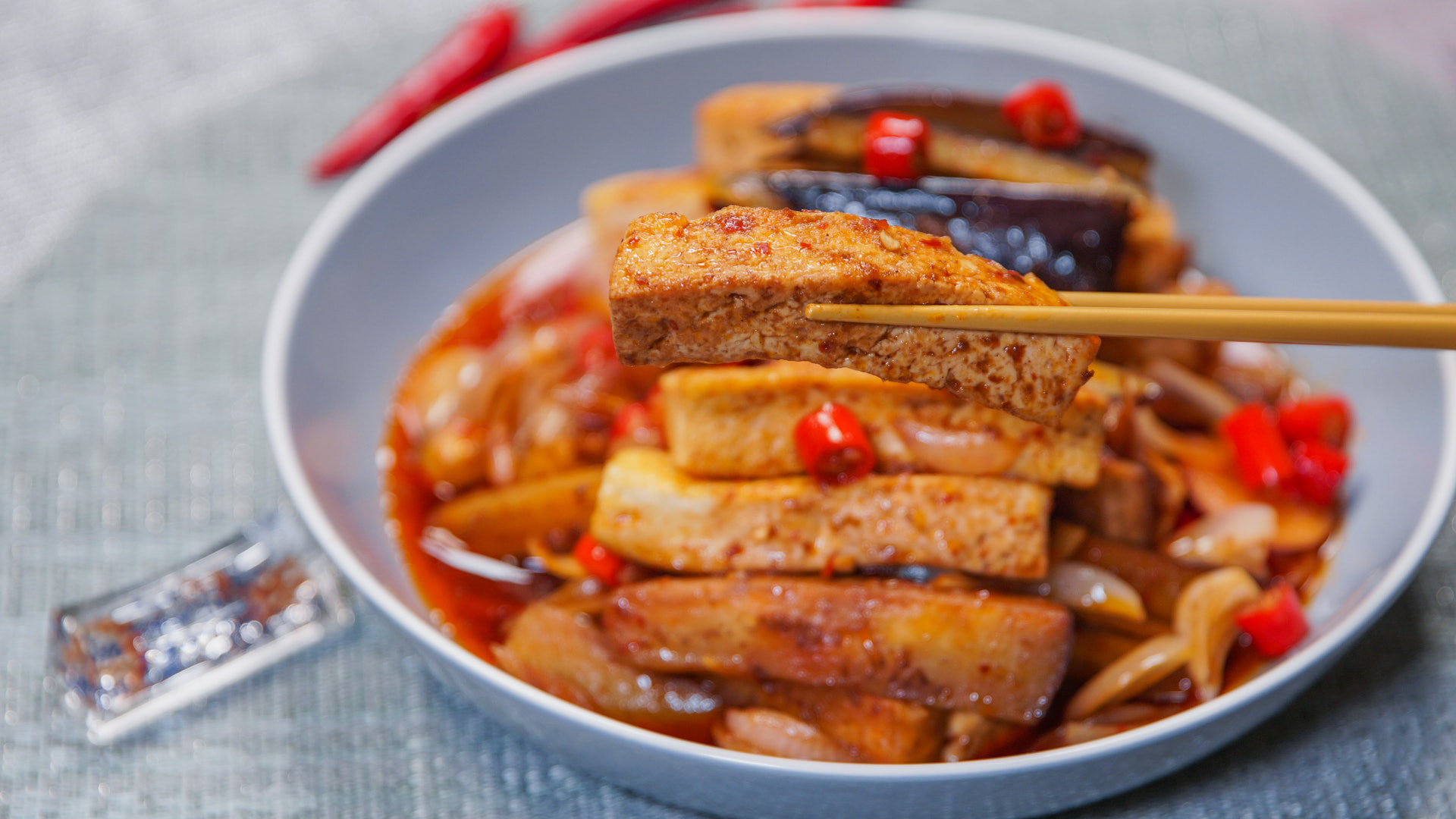 茄子食谱|川味茄子豆腐简易惹味素菜,茄子不黑豆腐不散2贴士!