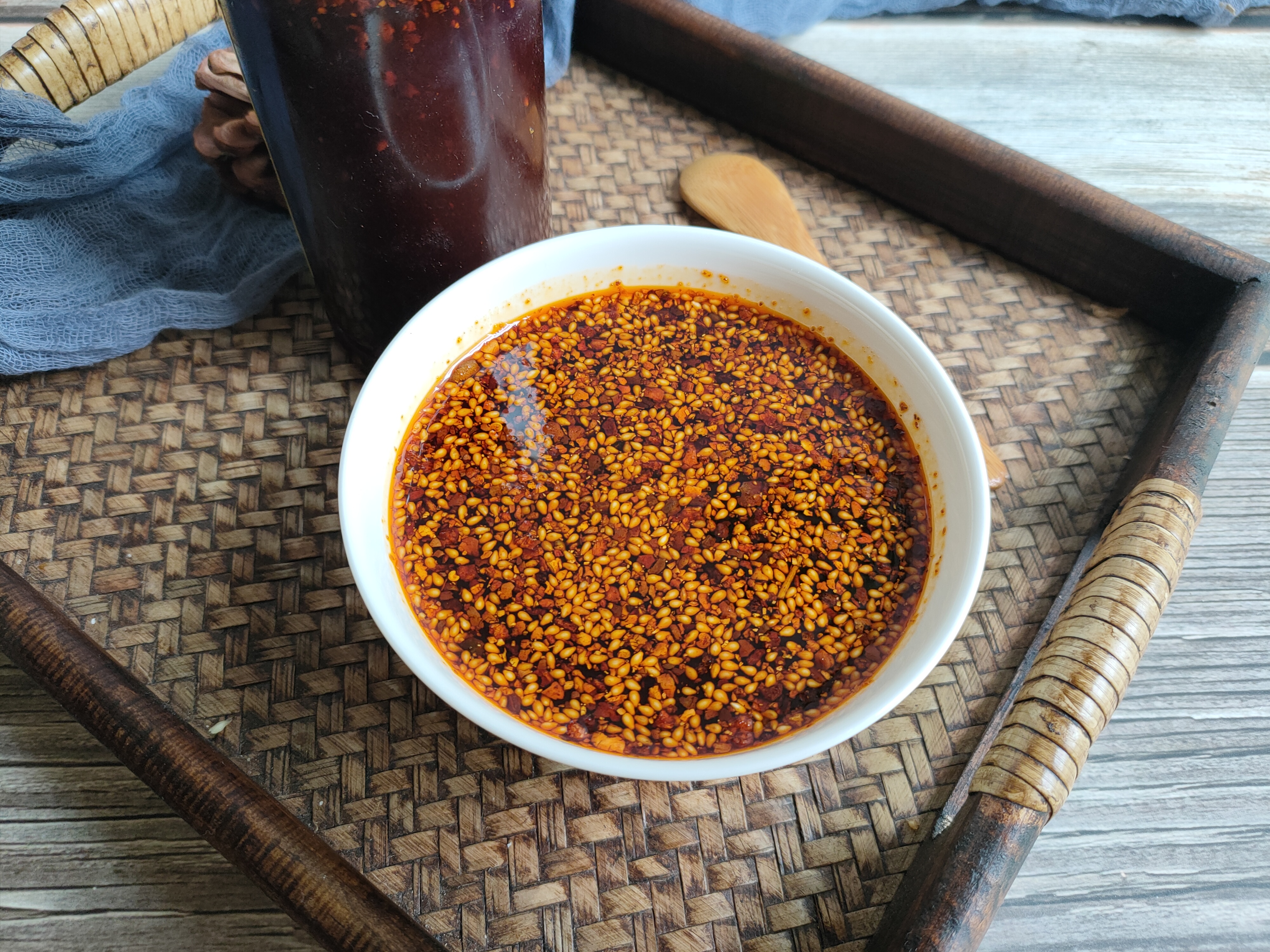 在家做辣椒油,记住"1香2辣3出色"的窍门,颜色红亮,香而不辣