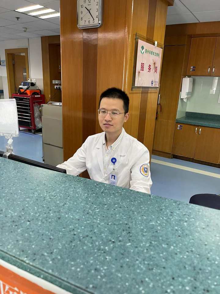 浙大邵逸夫医院普外科医生张斌:做第一台手术 比想象中淡定