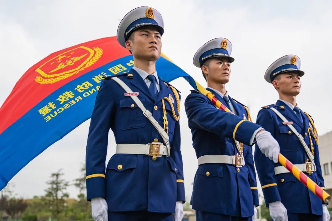 及性别要求,对照《军队院校招收学员体格检查标准》(陆勤人员标准)