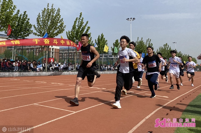 菏泽工程技师学院2021年春季运动会开幕