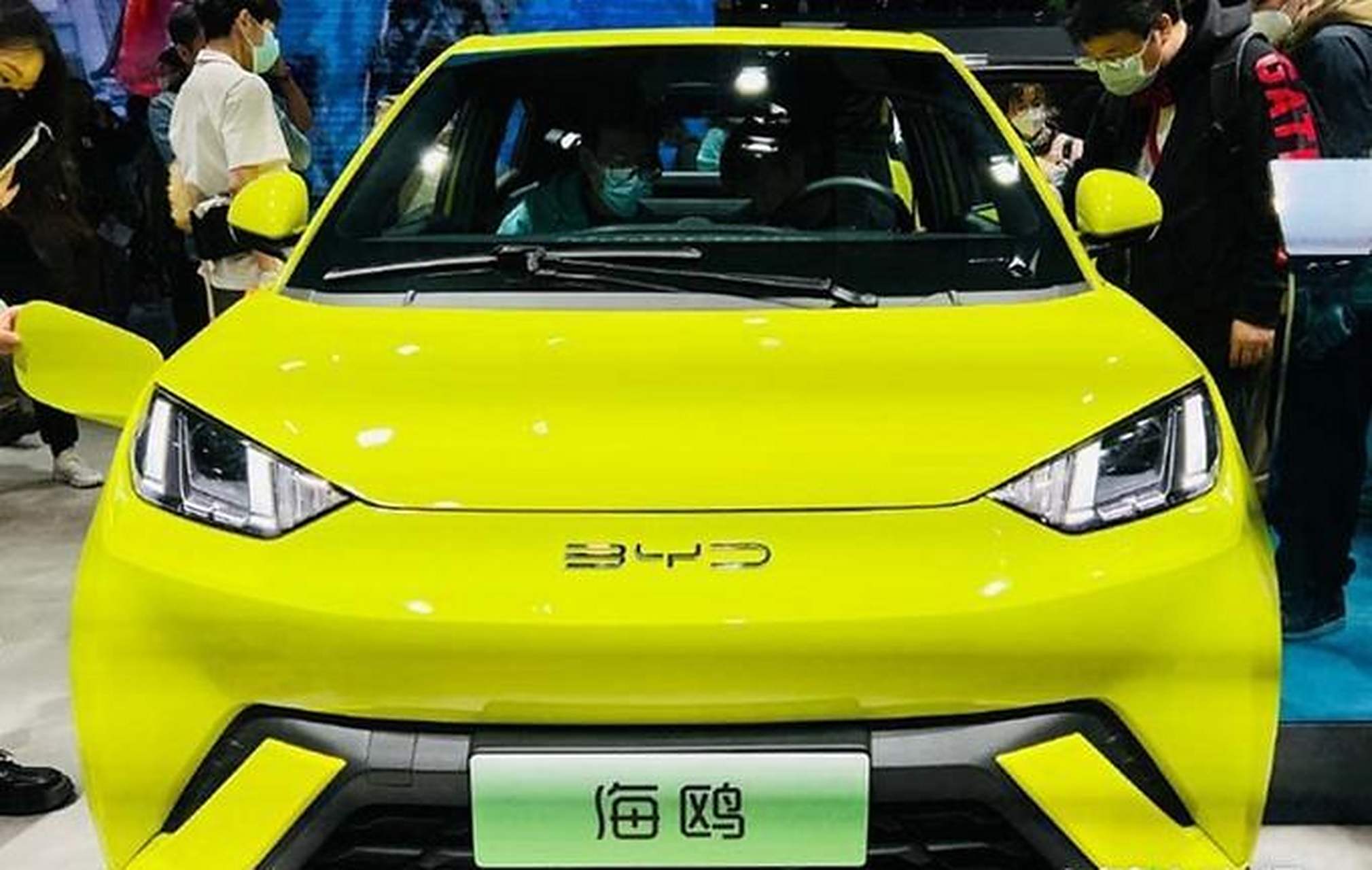 4月26日,比亚迪海洋网全新纯电动小型车海鸥正式上市,售价区间为7.