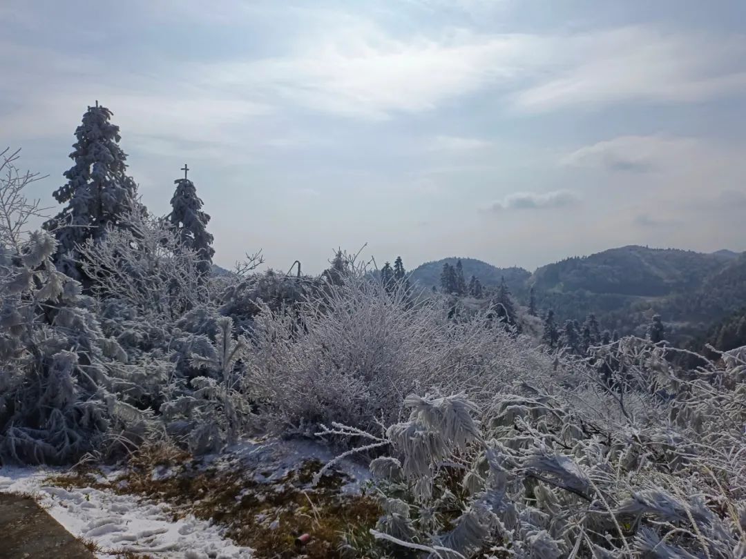 麻姑山雪景图片