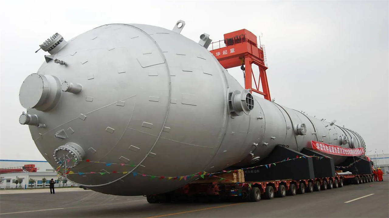 中国首台3000吨加氢反应器问世,西方有意求购,美至今造不出
