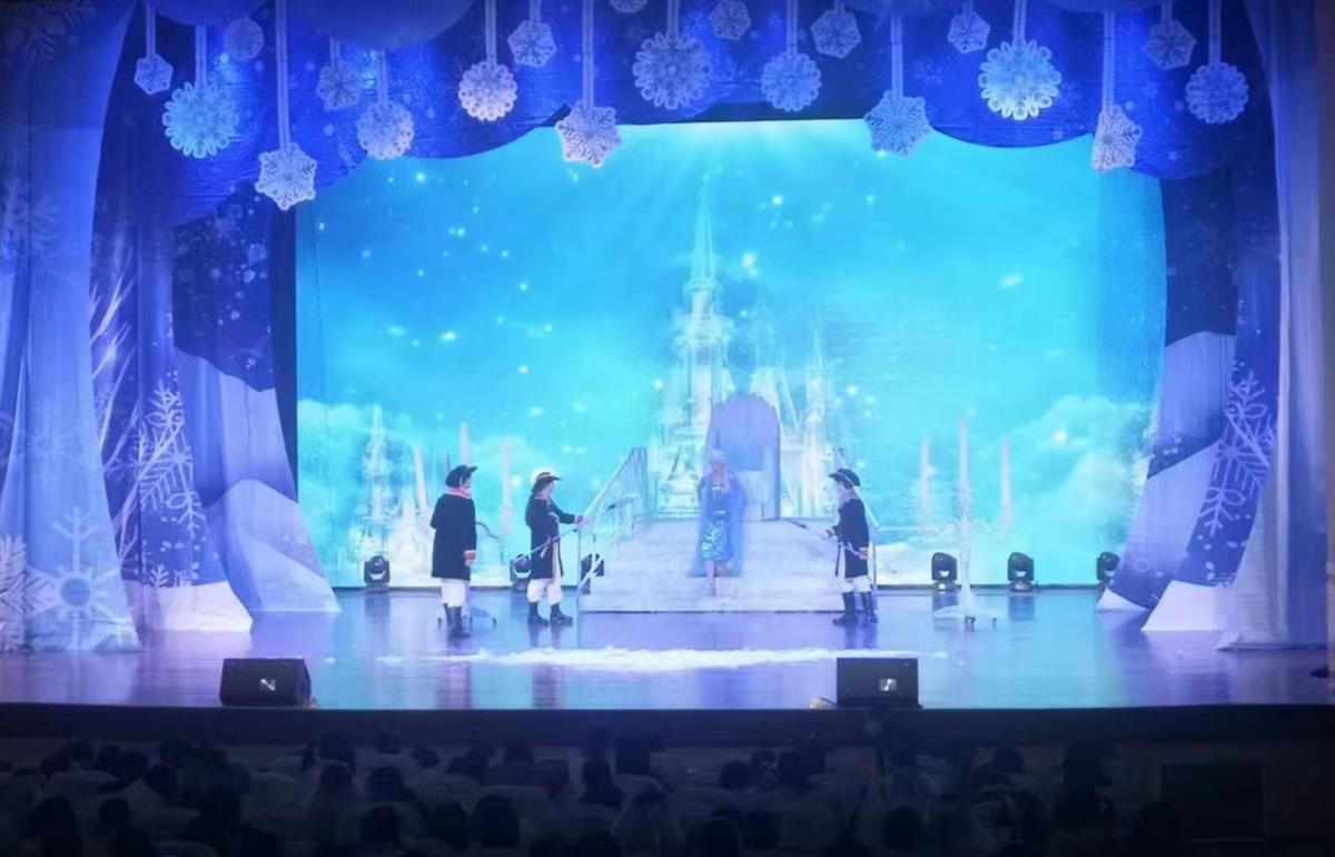 儿童舞台剧《冰雪奇缘》在枣阳剧院精彩上演