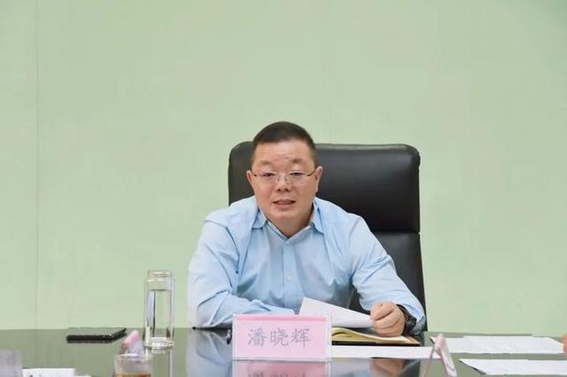 县委书记潘晓辉调研电子信息产业工作