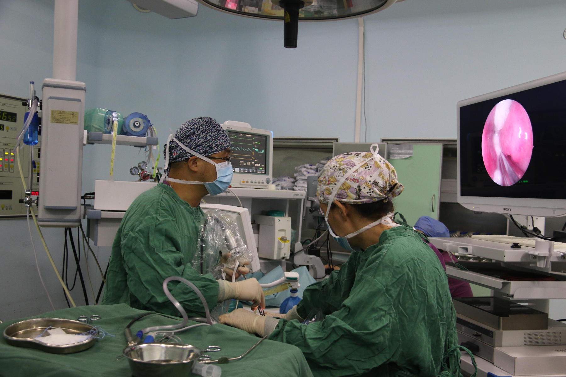 江华首例内镜下翼管神经切断术