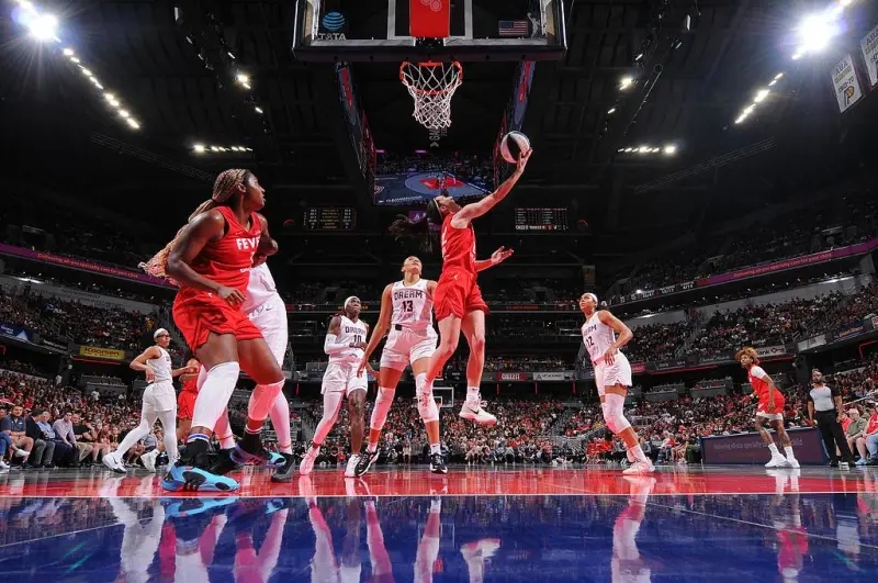 盘点｜WNBA焦点来临，洛杉矶火花主场话题延续不容错过，赛前气氛已经拉满