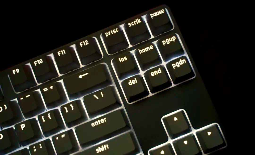 悦米机械键盘 pro:红轴与细节的完美结合