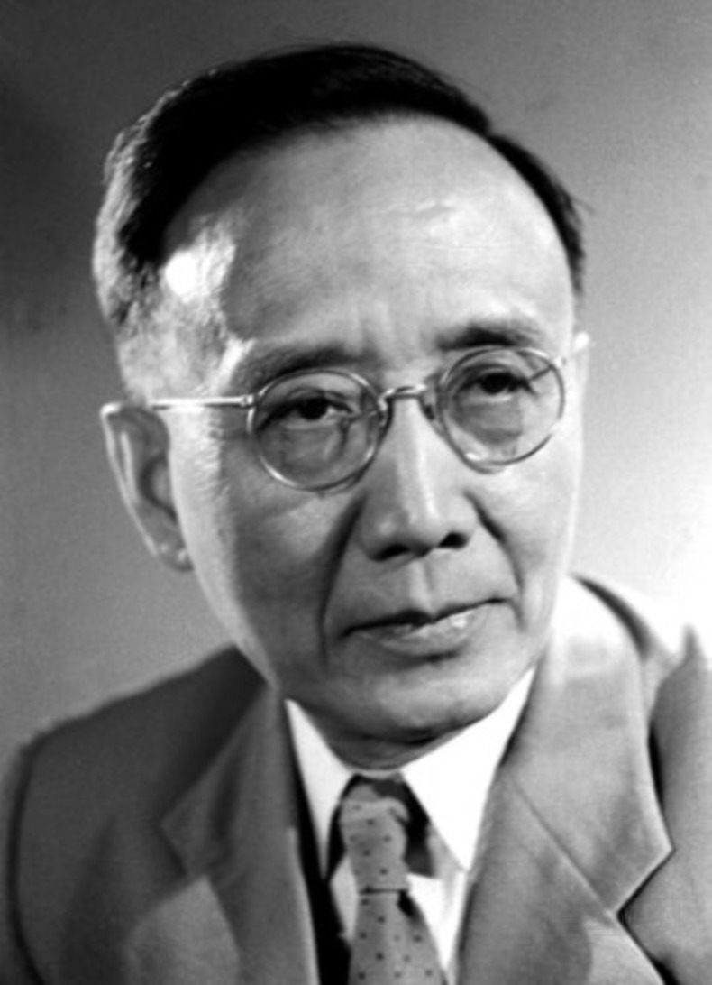 杜甫最大黑粉郭沫若,一本书一半内容黑杜甫,教授看了直言火气大