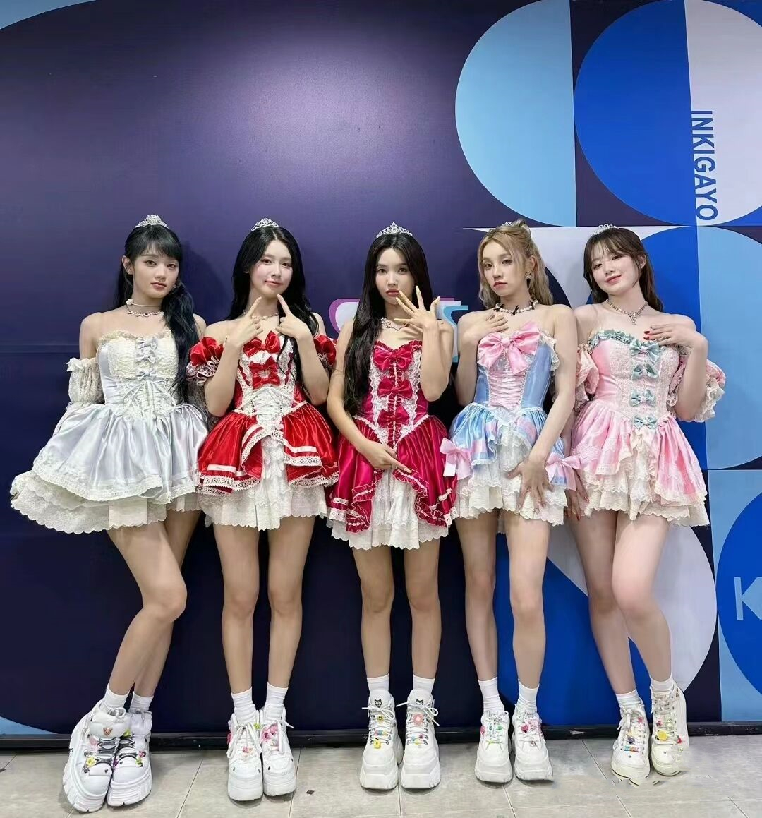 叶舒华和宋雨琦被曝是塑料姐妹花!台上扯内裤内衣,行为有点恶劣