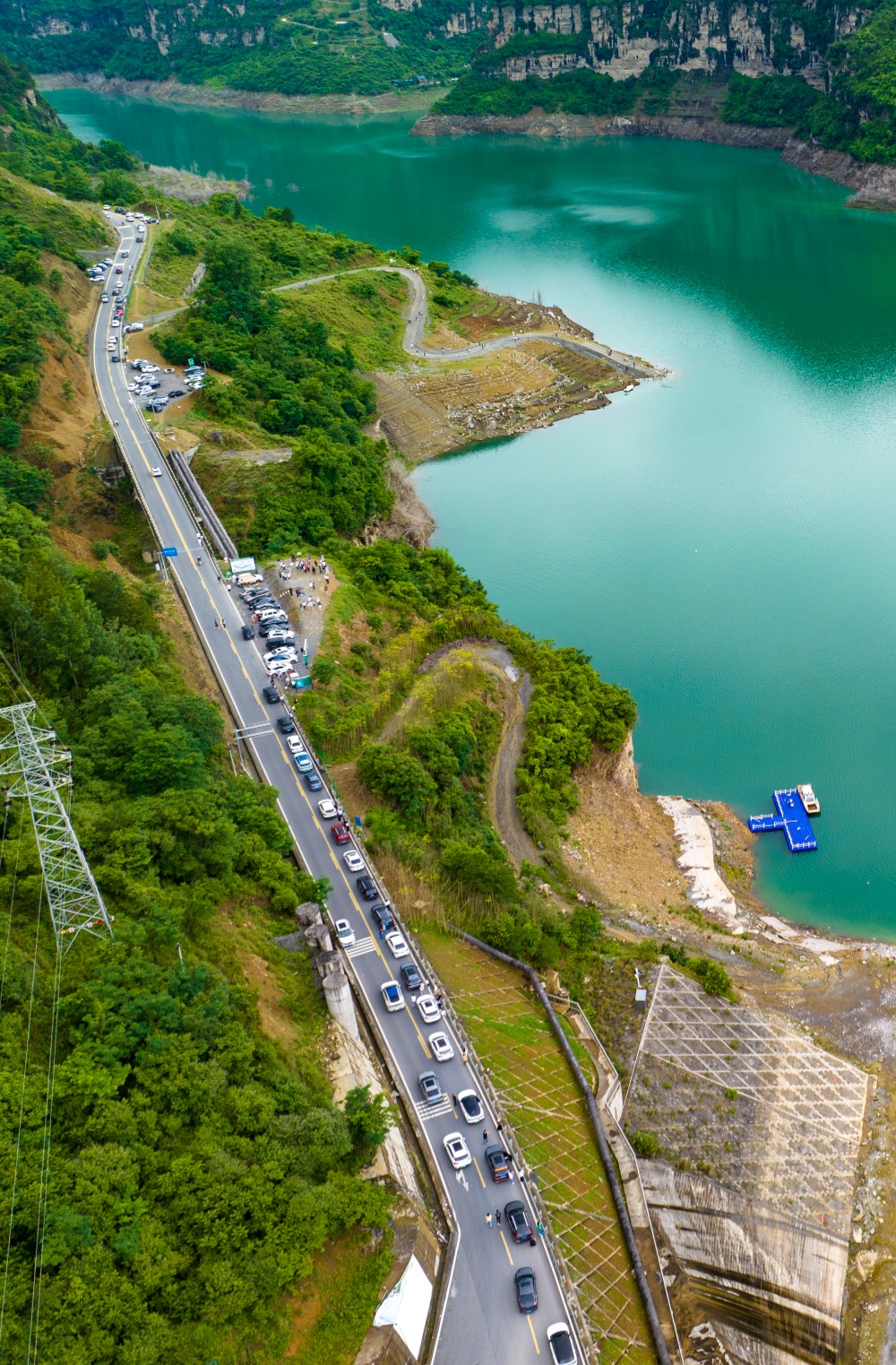 图片新闻|南川:端午假期 自驾金佛山人气旺