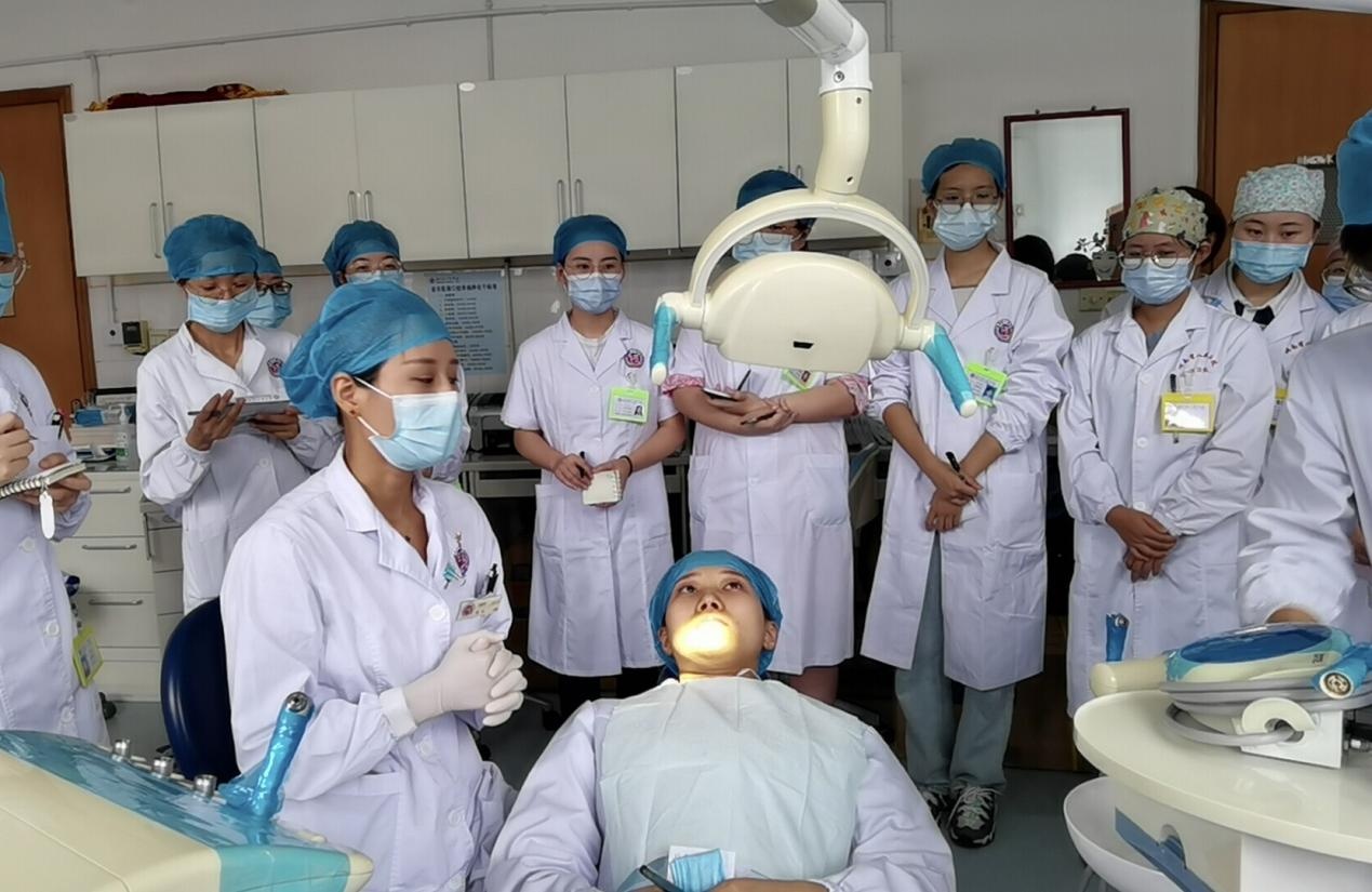 促教学,夯基础,口腔二科创新开展门诊教学查房