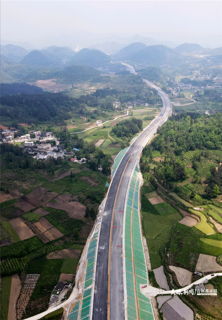 力争早日完工!贵黄高速龙里段开启建设"加速度"