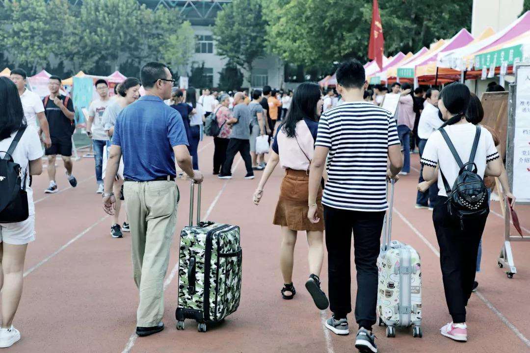 最后,希望每一位同学都能够拥有一个充实而又精彩的大焉生活.