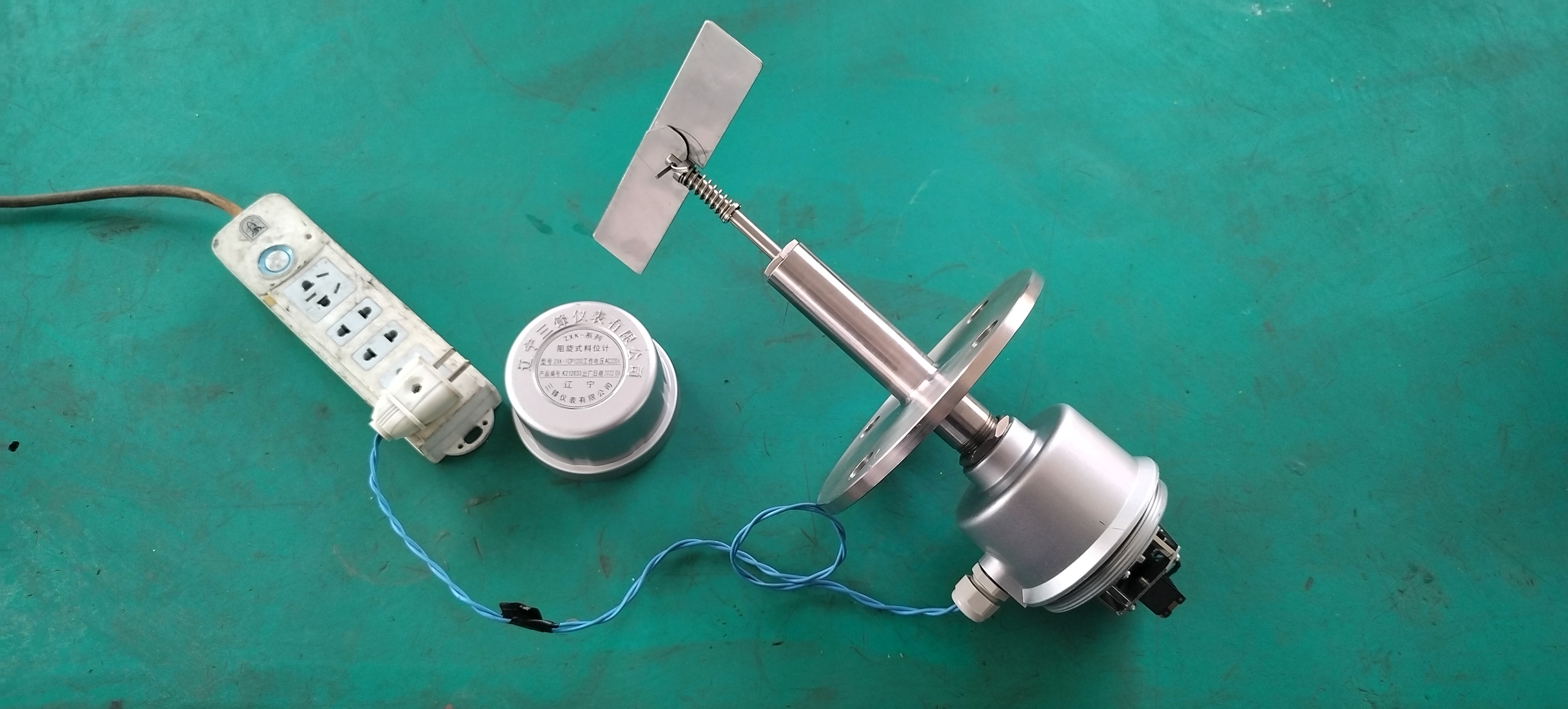 辽阳三峰仪表厂家浅谈阻旋料位计优点