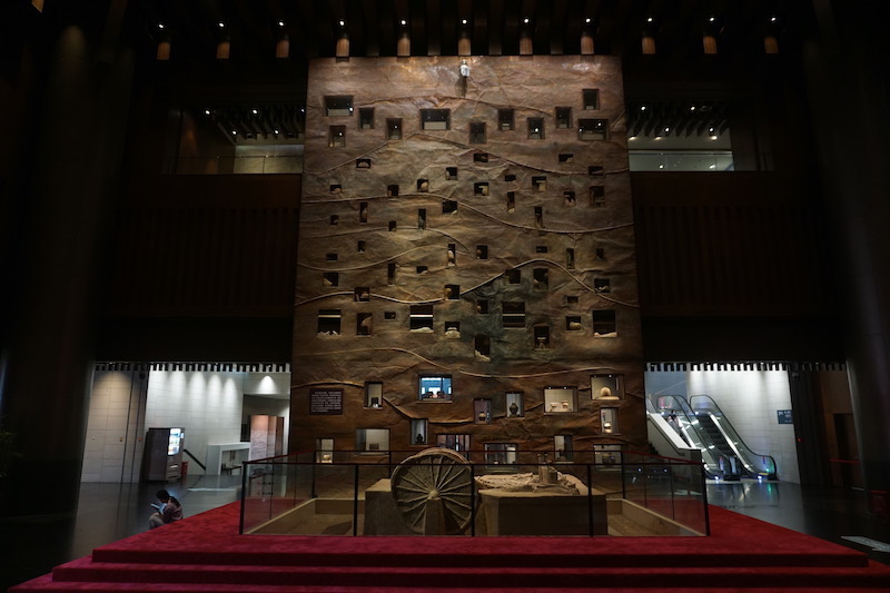 中国考古博物馆开放,"超级国宝"绿松石龙首次公开