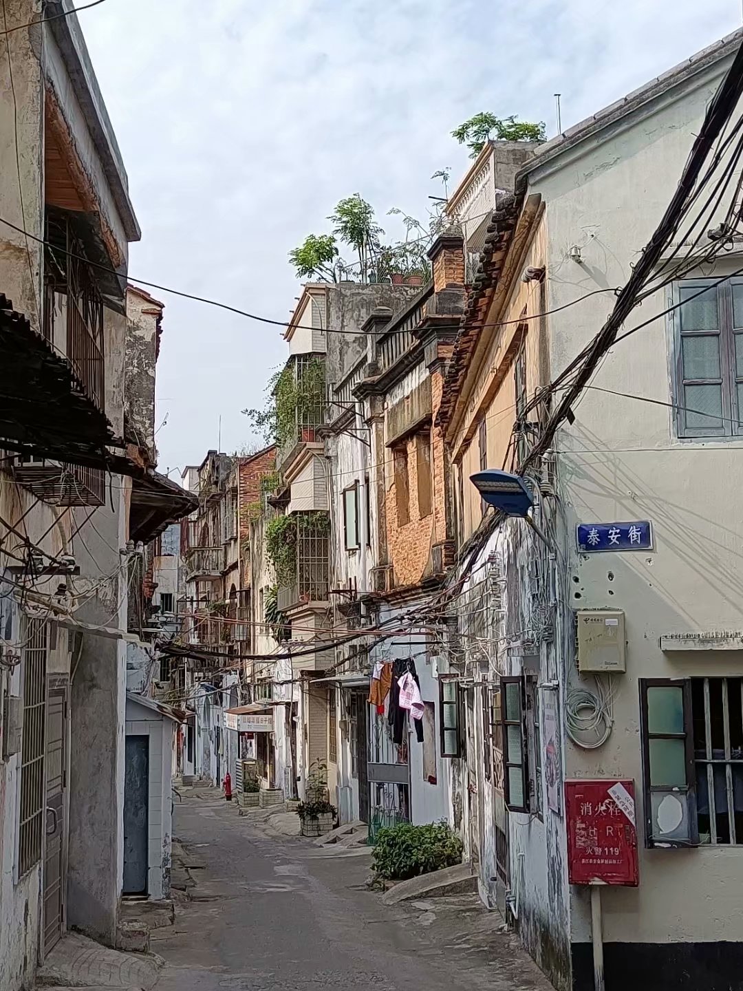 广东:湛江赤坎老街,别样风景,满满的人间烟火气