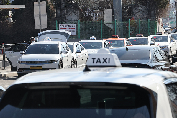 韩国出租车司机老龄化引发乘客担忧