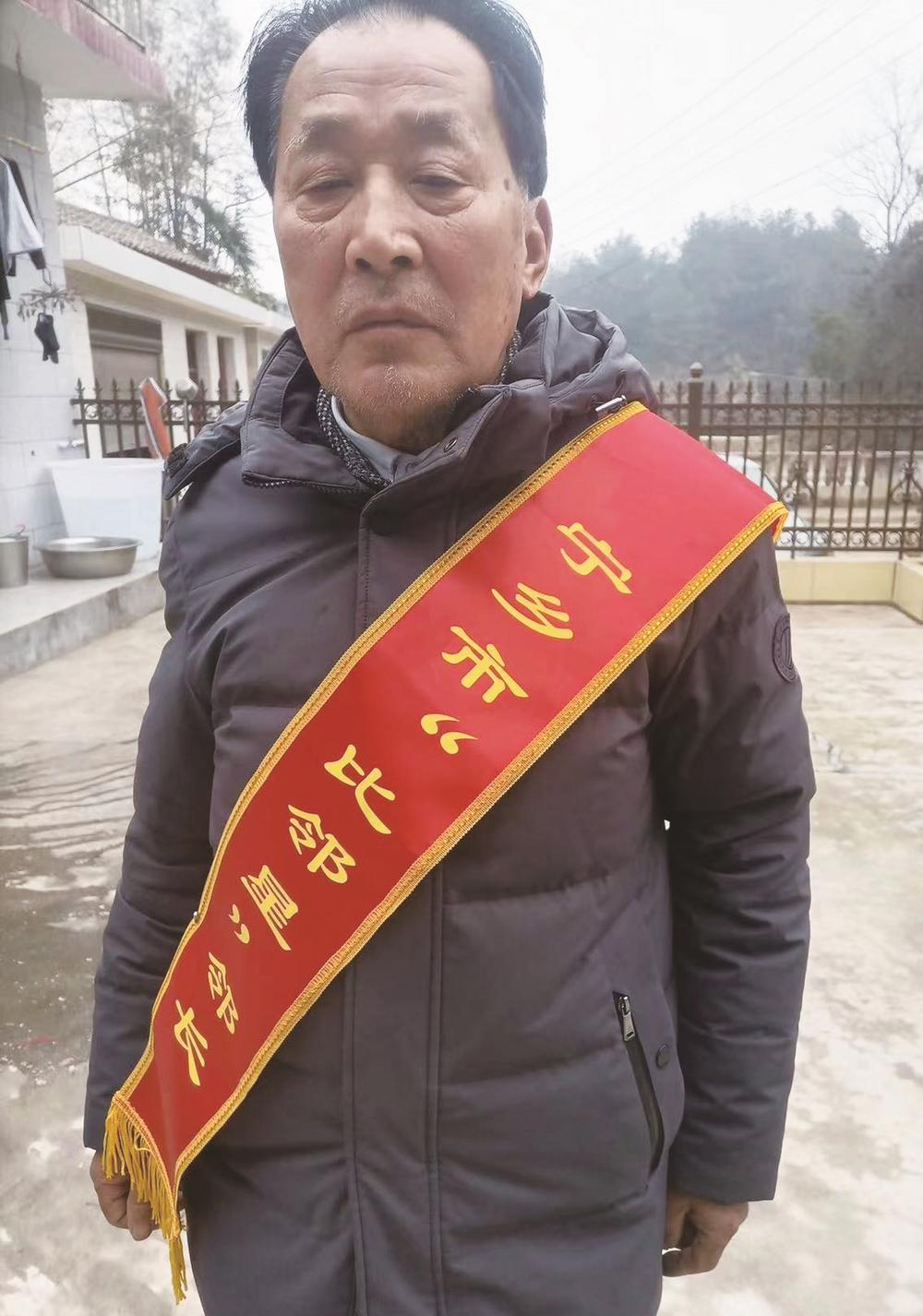 三亮三比比邻星耀比邻星闪耀楚沩向他们学习致敬gf2470gf