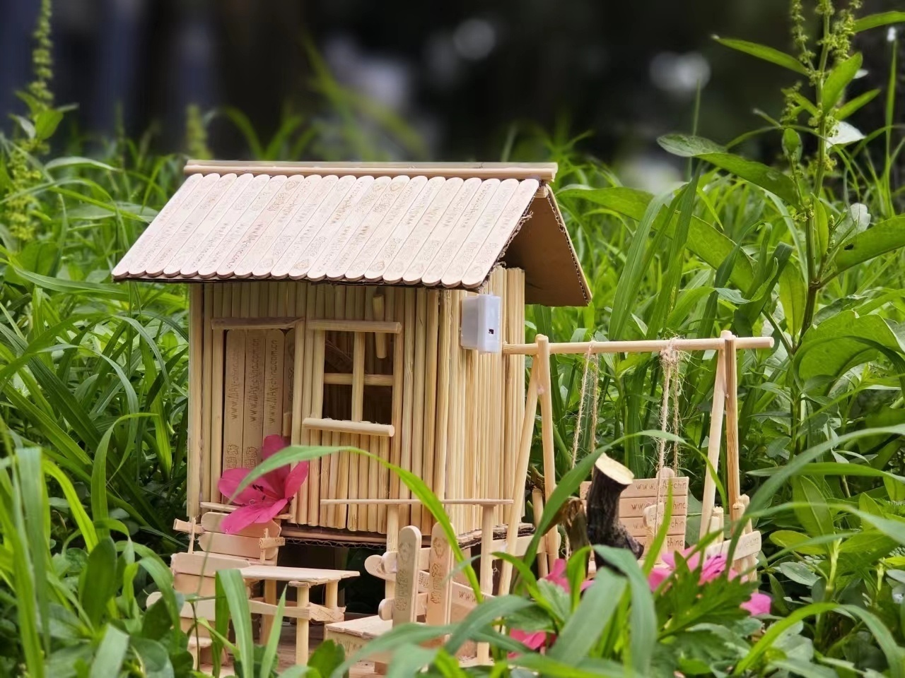 绿色出行低碳一夏丨四川工商职业技术学院师生创意手工变废为宝