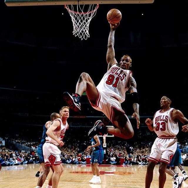 公牛队史只退役的4件球衣,一件是乔丹的,其他三件都有谁?