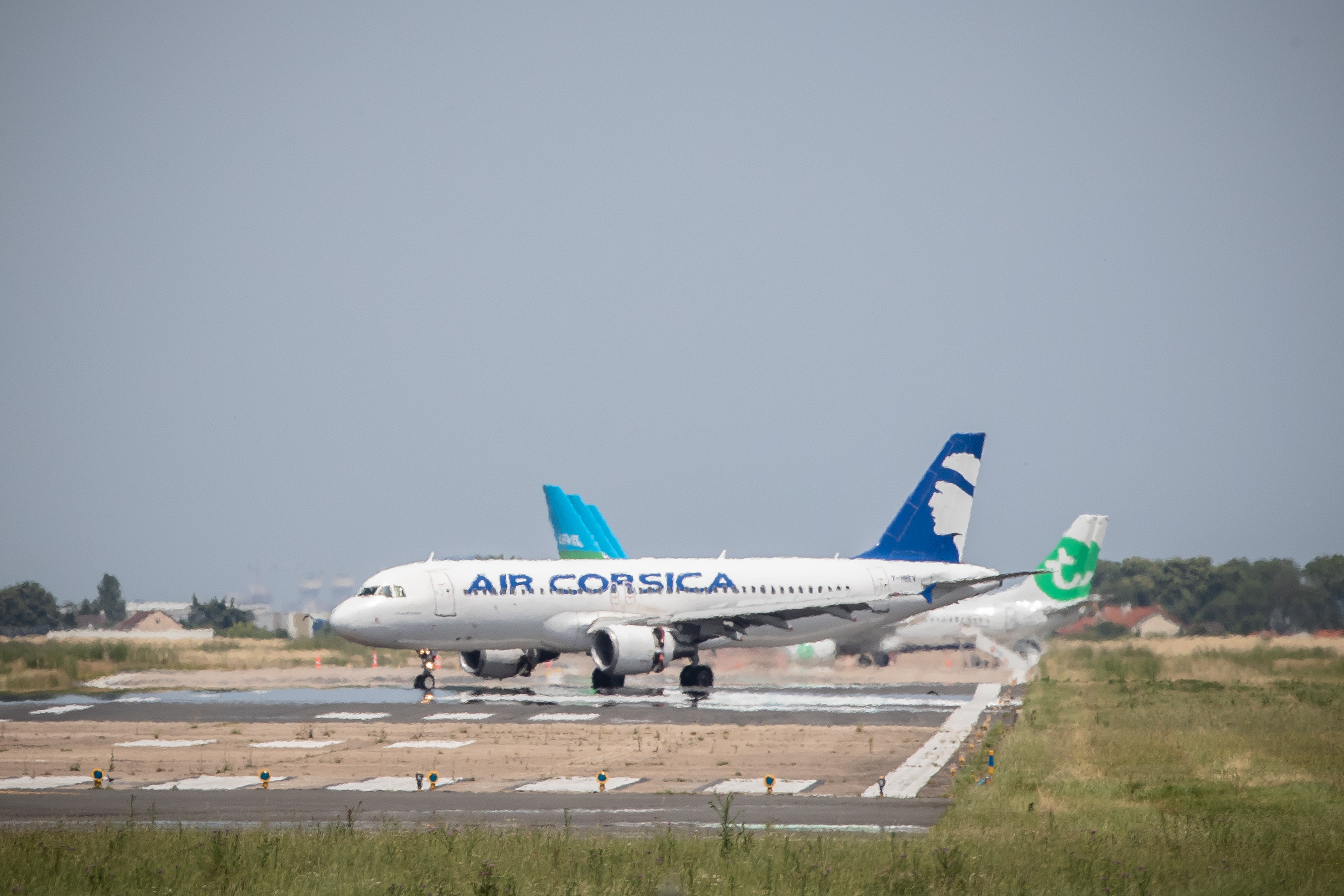 法国巴黎奥利机场重新开放