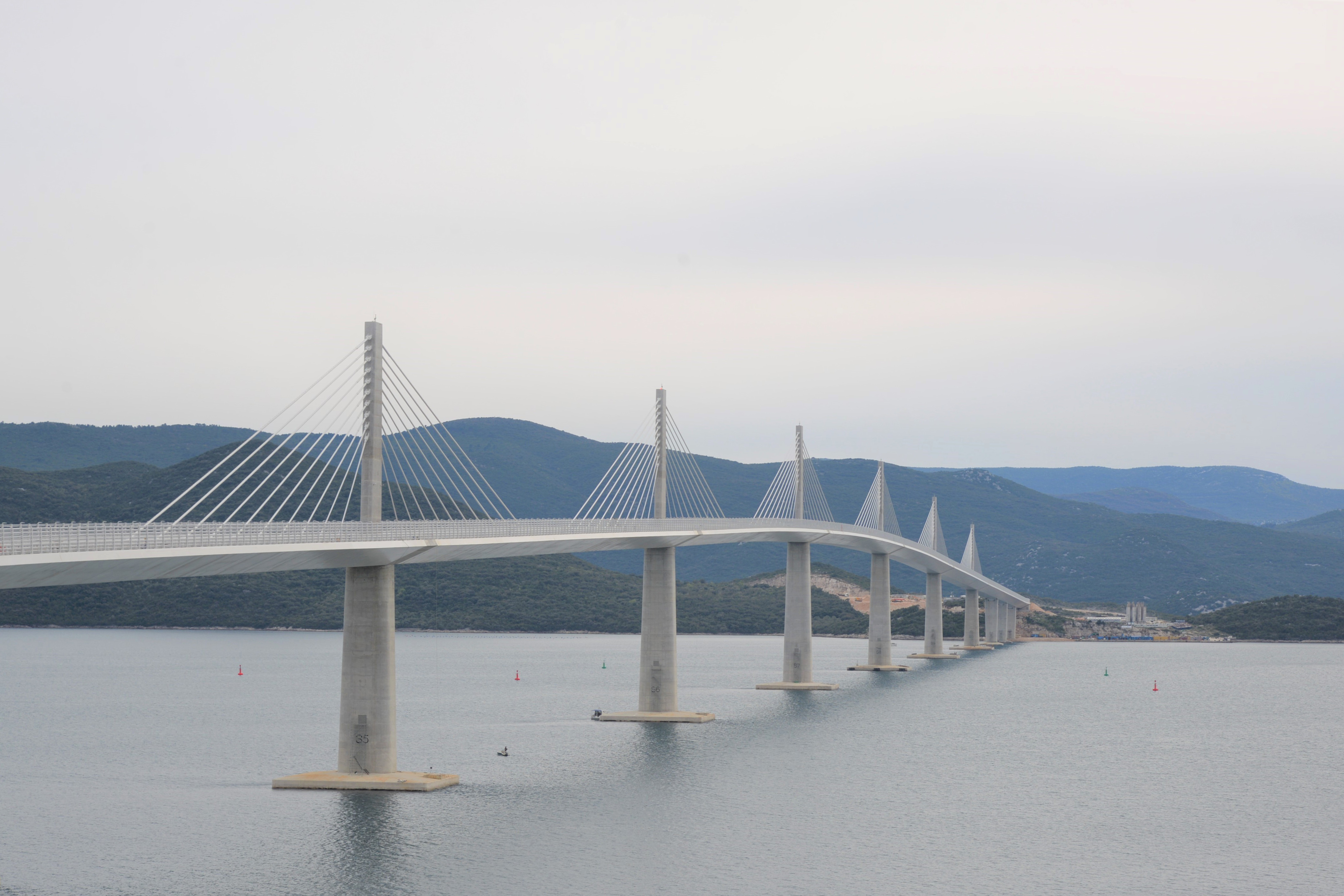 佩列沙茨跨海大桥图片