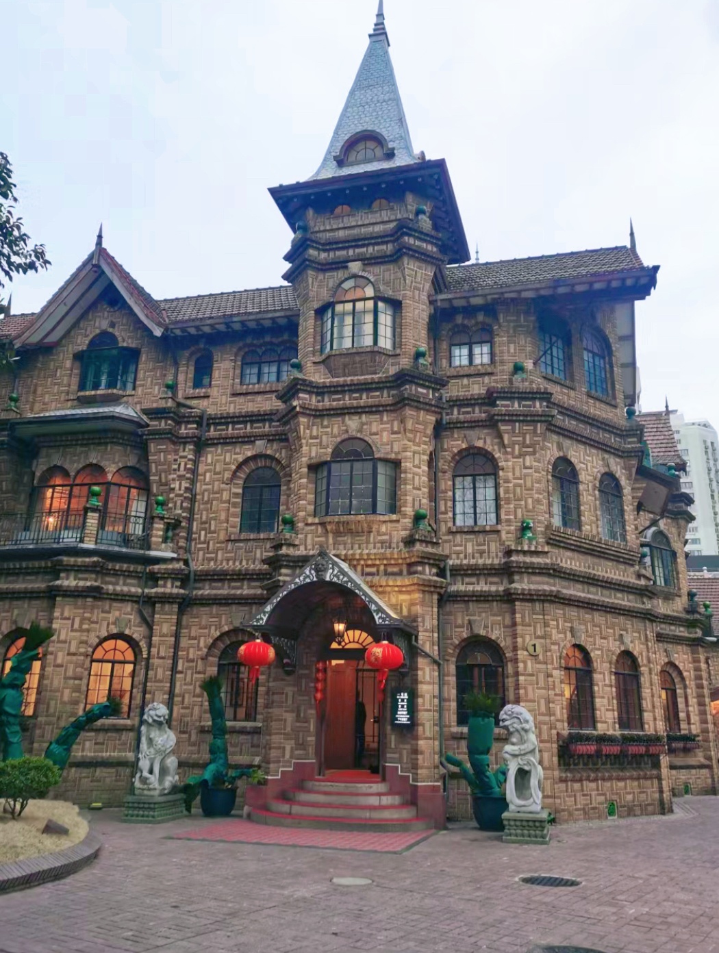 百乐门,浙江路钢桥,马勒别墅……《追风者》里原来有这些静安"老地标"