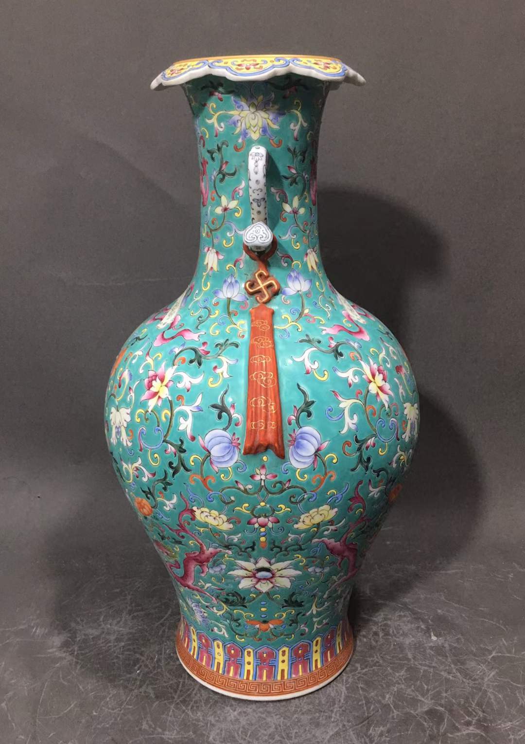 珐琅彩西番莲花福寿纹如意翻口赏瓶-大清嘉庆年制「旧藏」高55cm