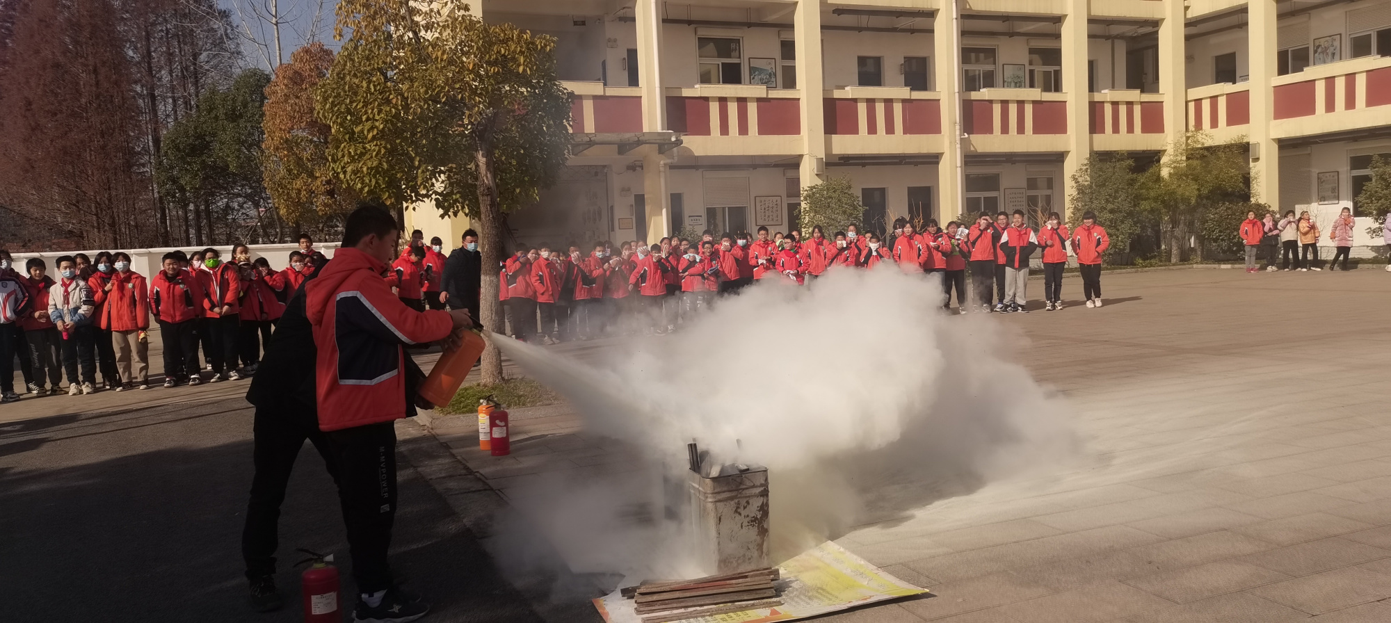 邗江区运西小学举行消防疏散演练