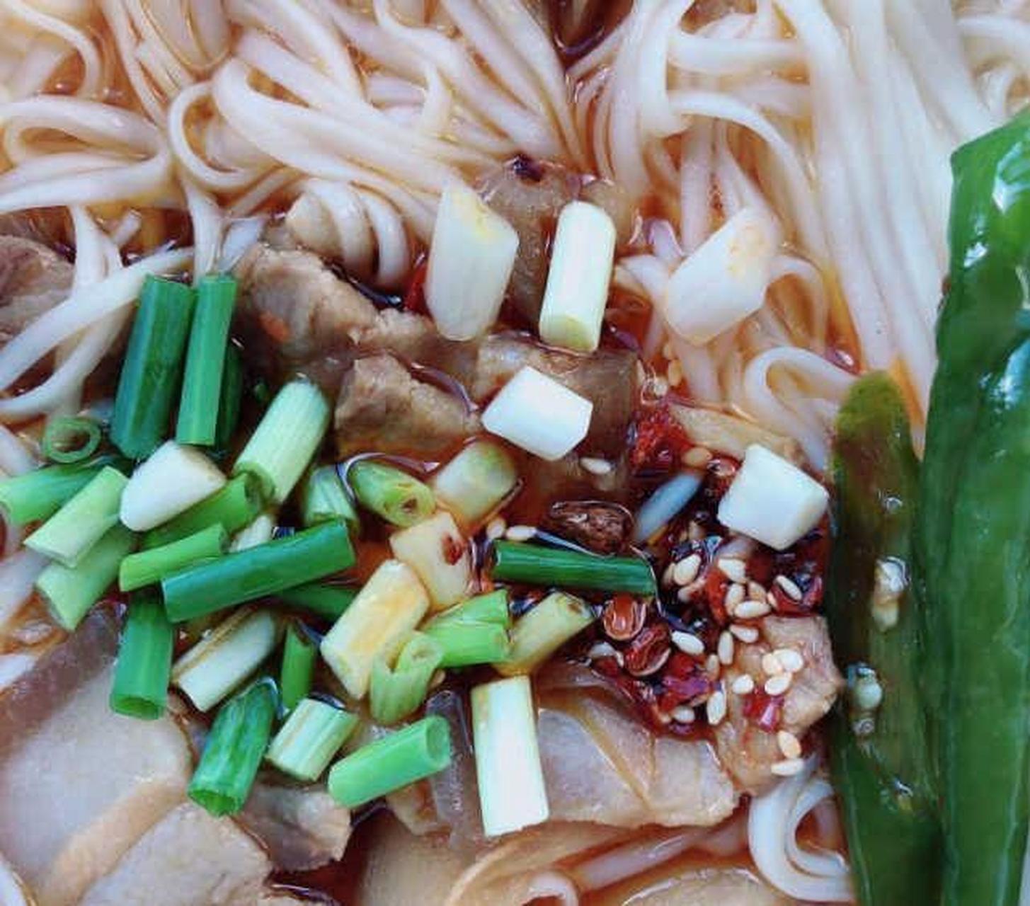 烂肉面 小时候最不喜欢吃面,年纪慢慢变大以后,越来越觉得生活就像