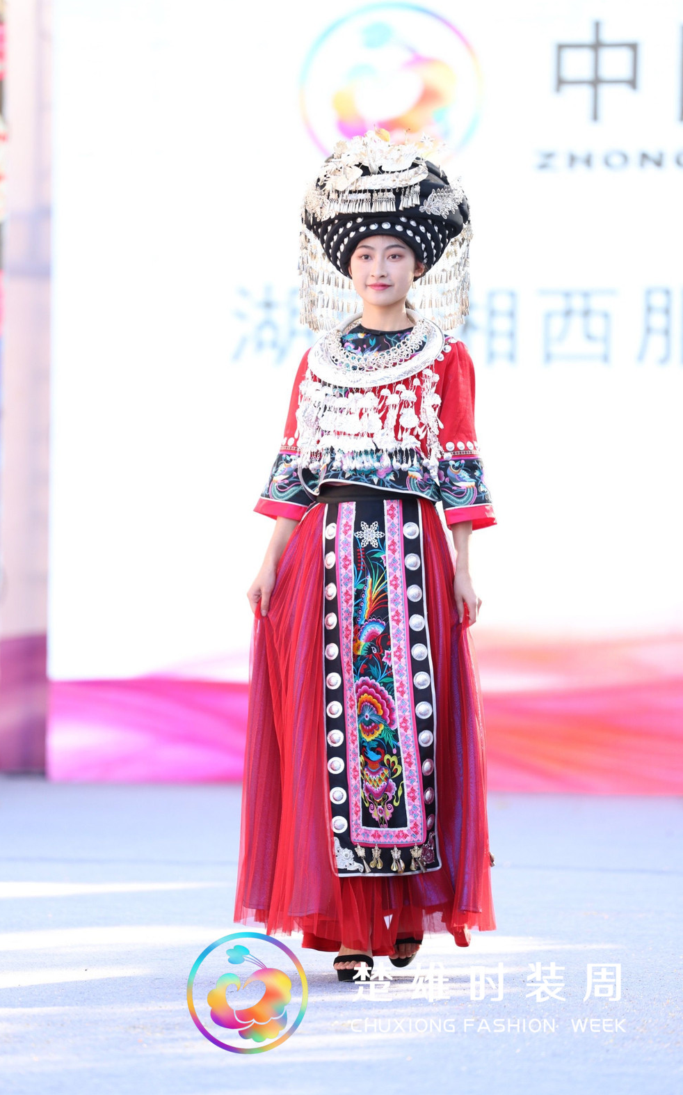 美爆了湘西民族服饰惊艳彩云之南