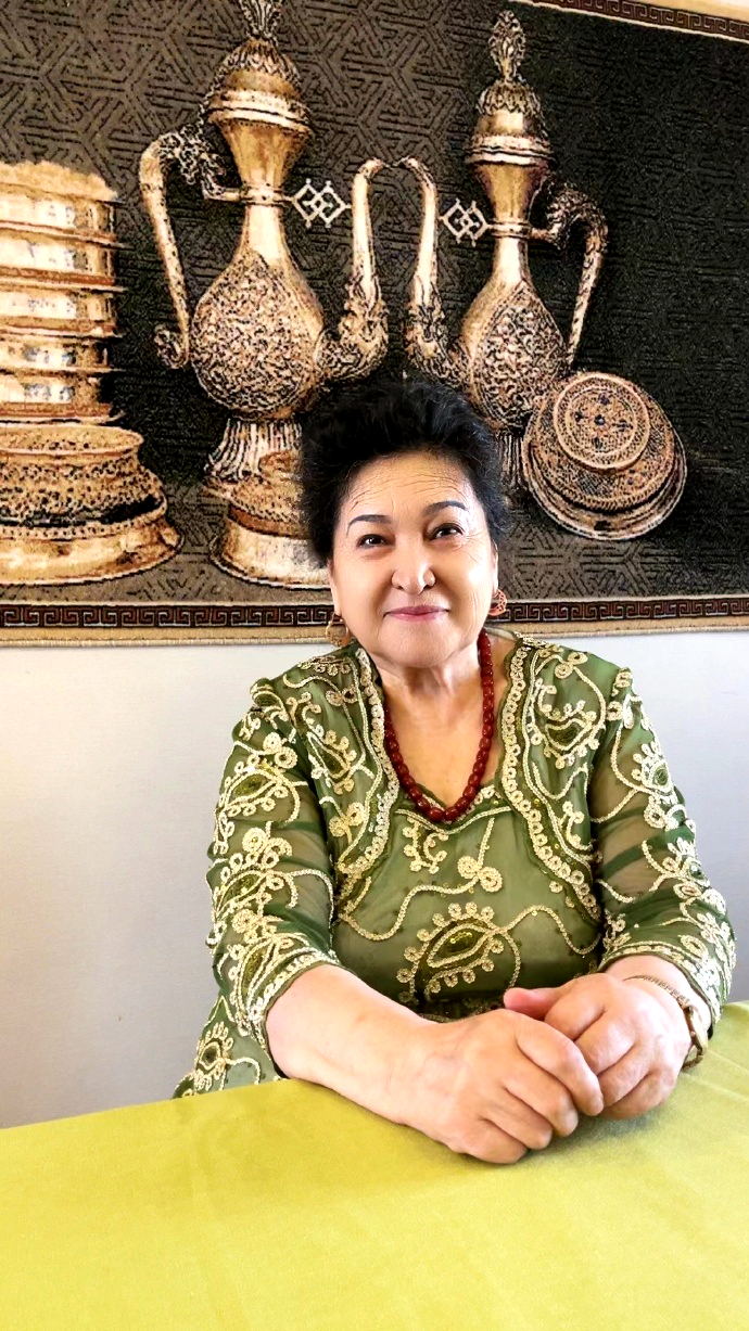 76岁《冰山上的来客》真"古兰丹姆"最新现身,60年过去她怎样了