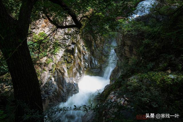 西安高冠瀑布,曾是多個朝代的皇家花園,卻流傳著一個驚悚的故事