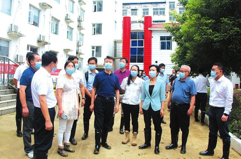 国家疾病预防控制局副局长常继乐,省卫生健康委副主任邓小川一行到