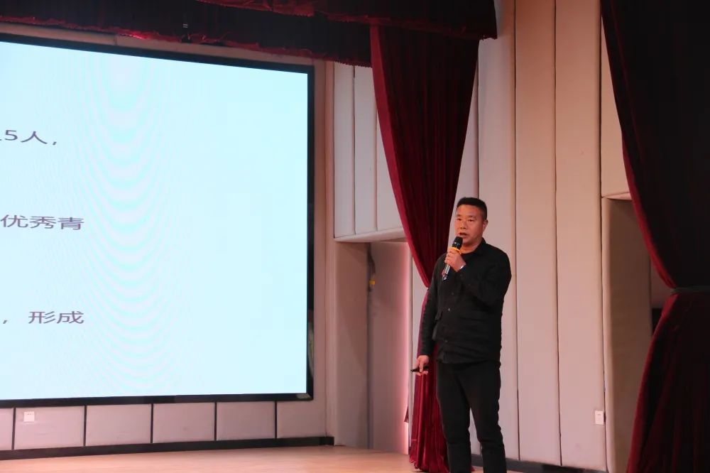 乡罗家堆村党支部书记:陈启慧黄坑镇桂林村党支部书记:杜国泉水吉镇玉