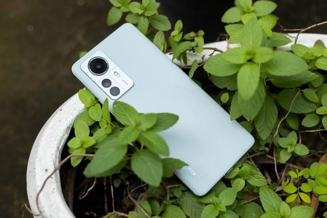 小米 12 pro 开箱图赏:less is more