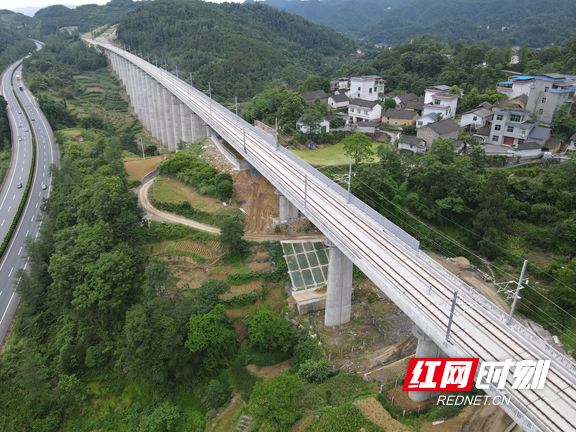 张吉怀铁路开始联调联试 为正式开通提供科学依据