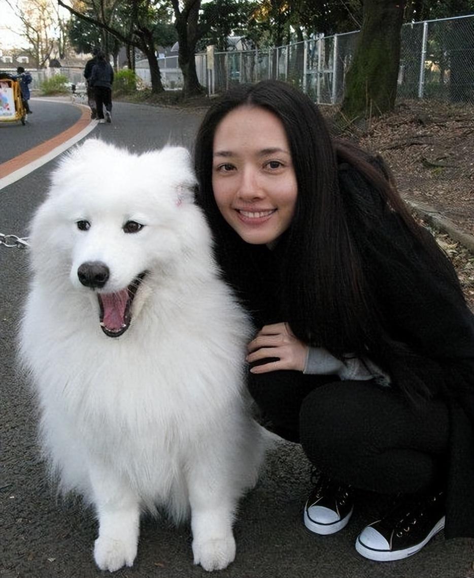 郭碧婷从"益达女孩"到"生育机器",难道这就是嫁入豪门的代价