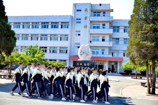 辽宁省普通高级中学(四十五)绥中县第一高级中学