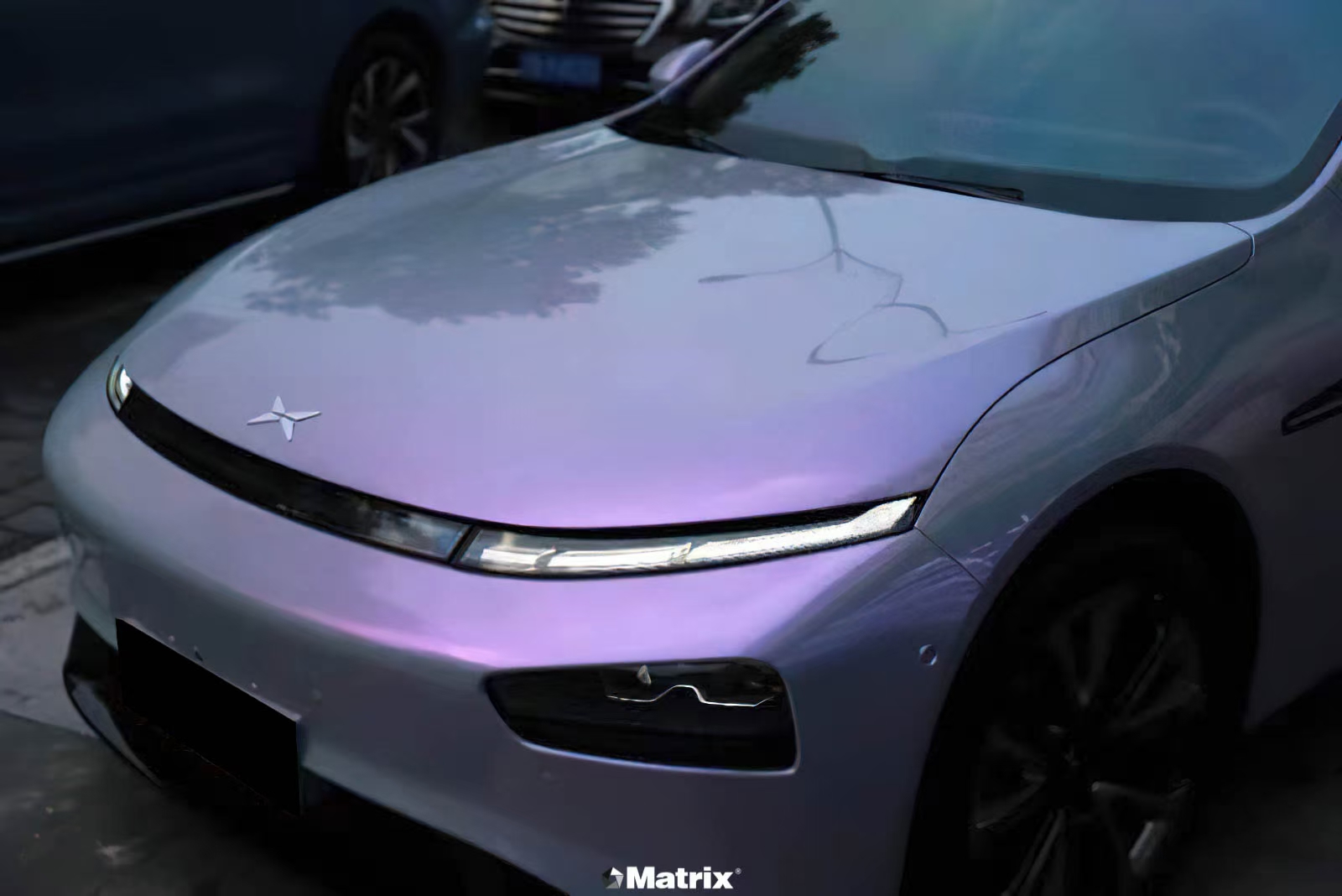 小鹏p7-matrix矩阵改色膜梦幻灰魅紫,展现不经意的高级