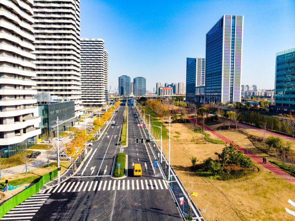 解決超10萬人通勤煩惱,南京市建鄴區西城路全線通車